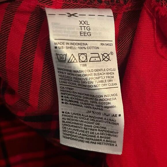 Old Navy Red Black Plaid Button Up XXL Outdoorsy Gorpcore Lumberjack Cherry - Picture 5 of 7